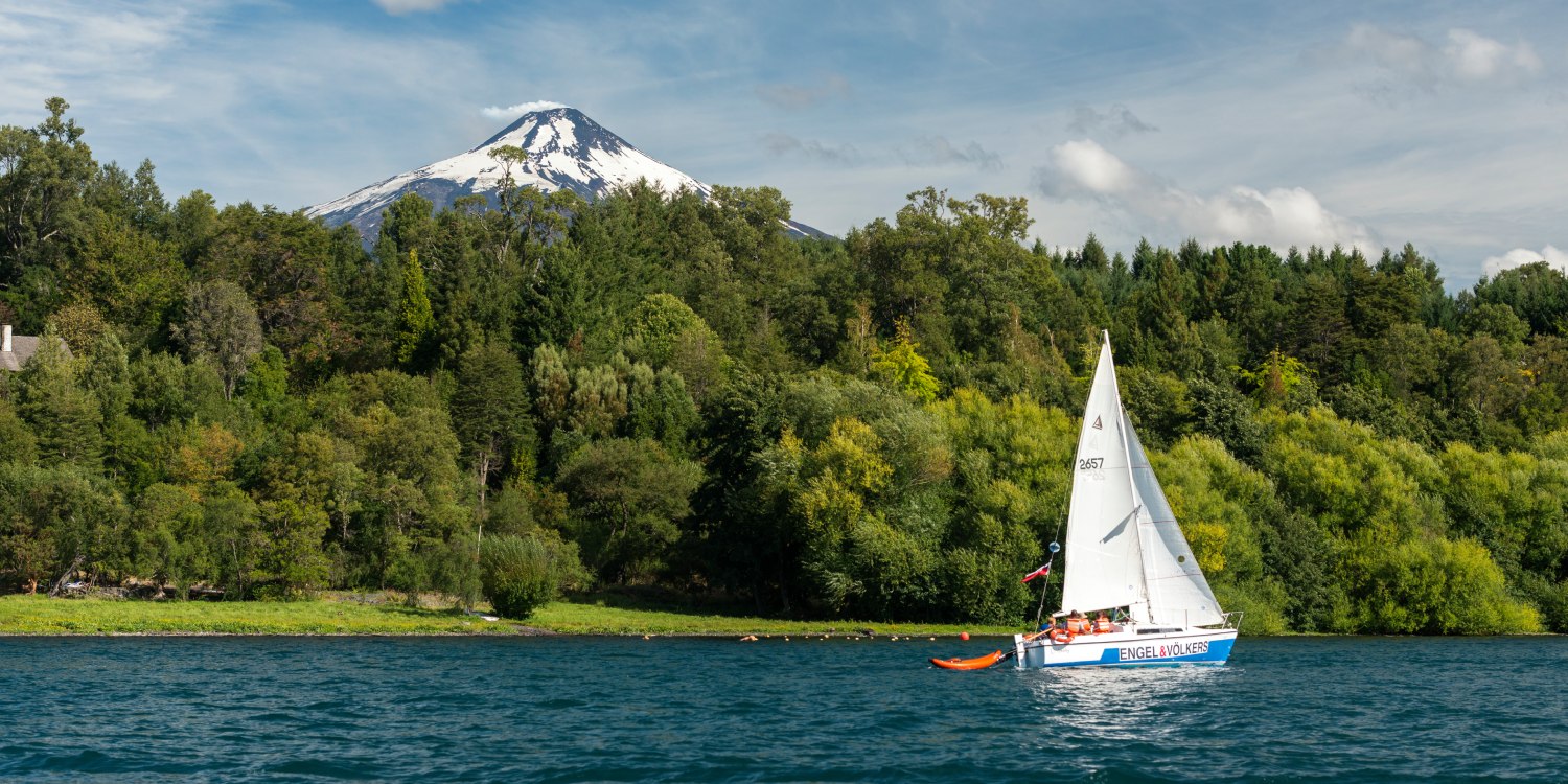 Relaxation among mountains and hot springs 