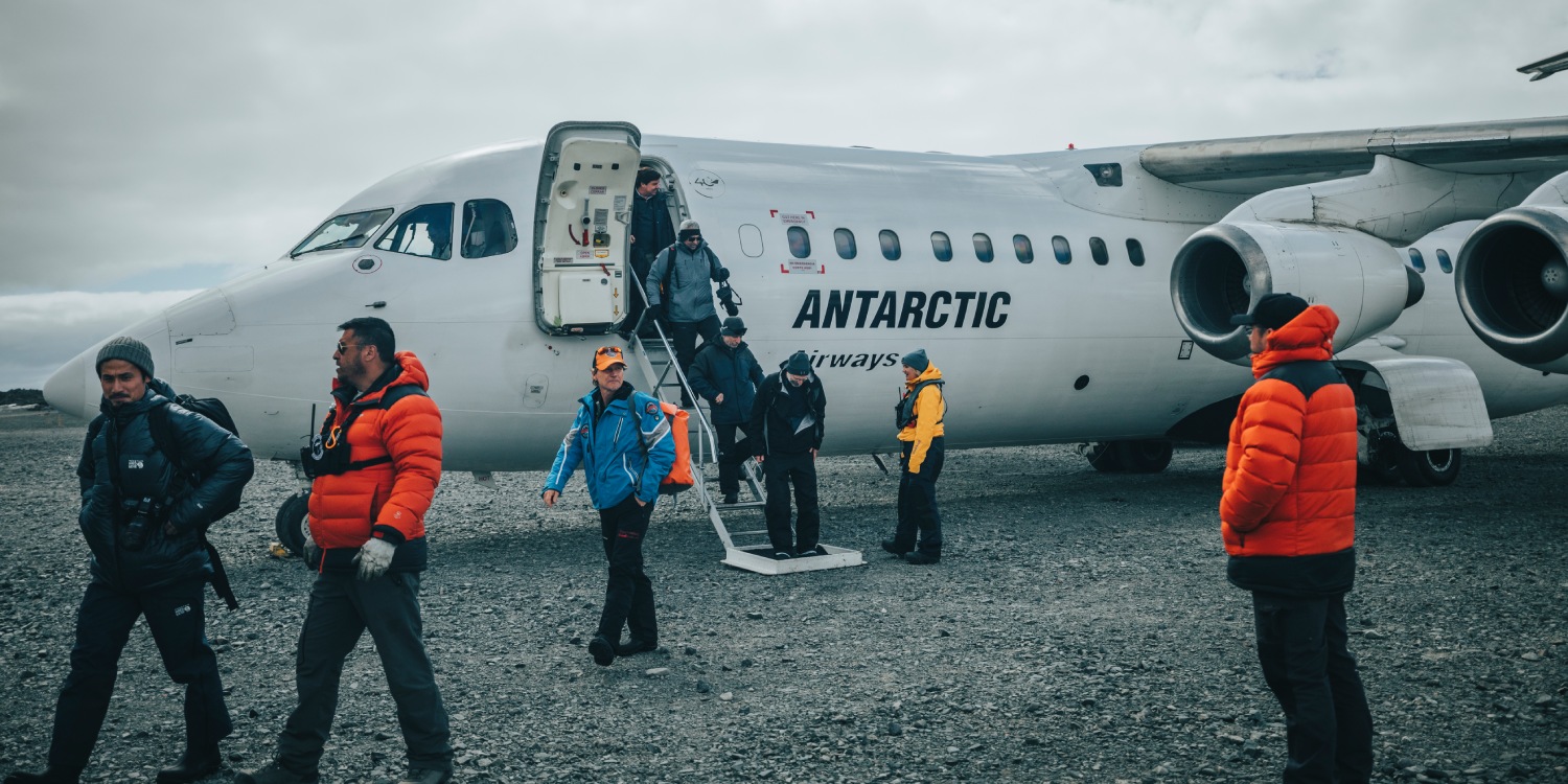 Volcanoes, history, and hot springs in Antarctica 
